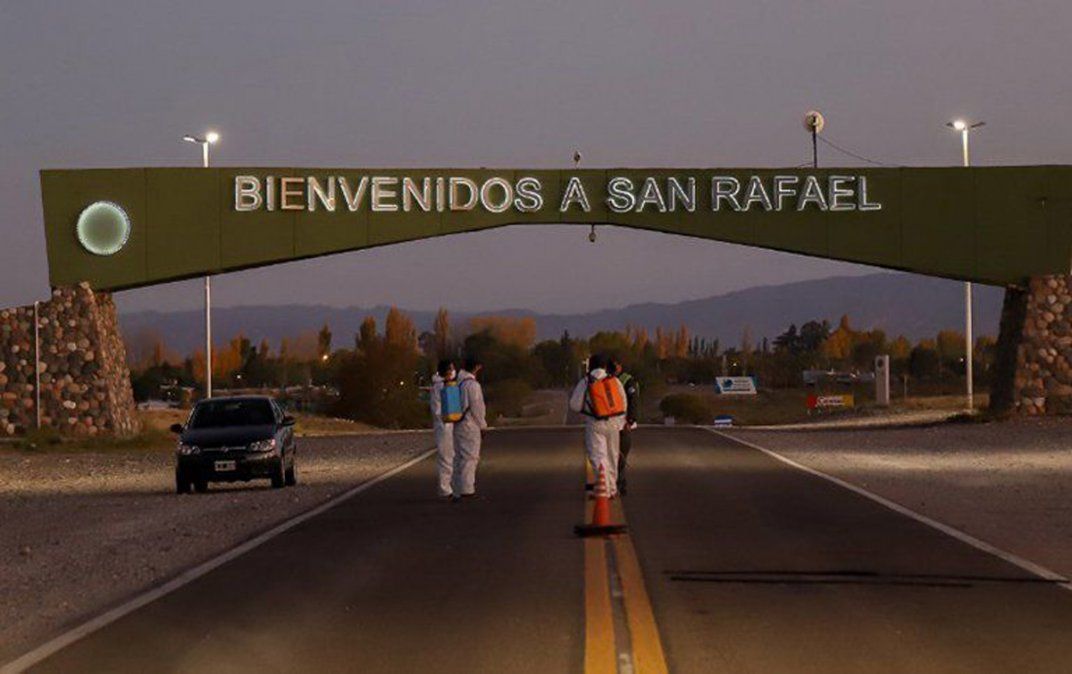 Las cámaras de turismo de San Rafael exigieron al intendente Emir Félix una fecha cierta de apertura.
