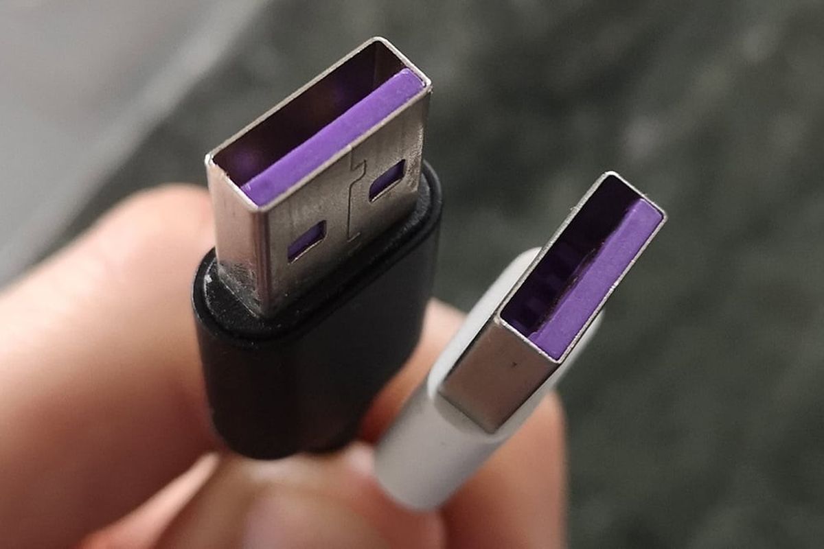 El significado de los cables USB morados. El significado de los cables USB morados.