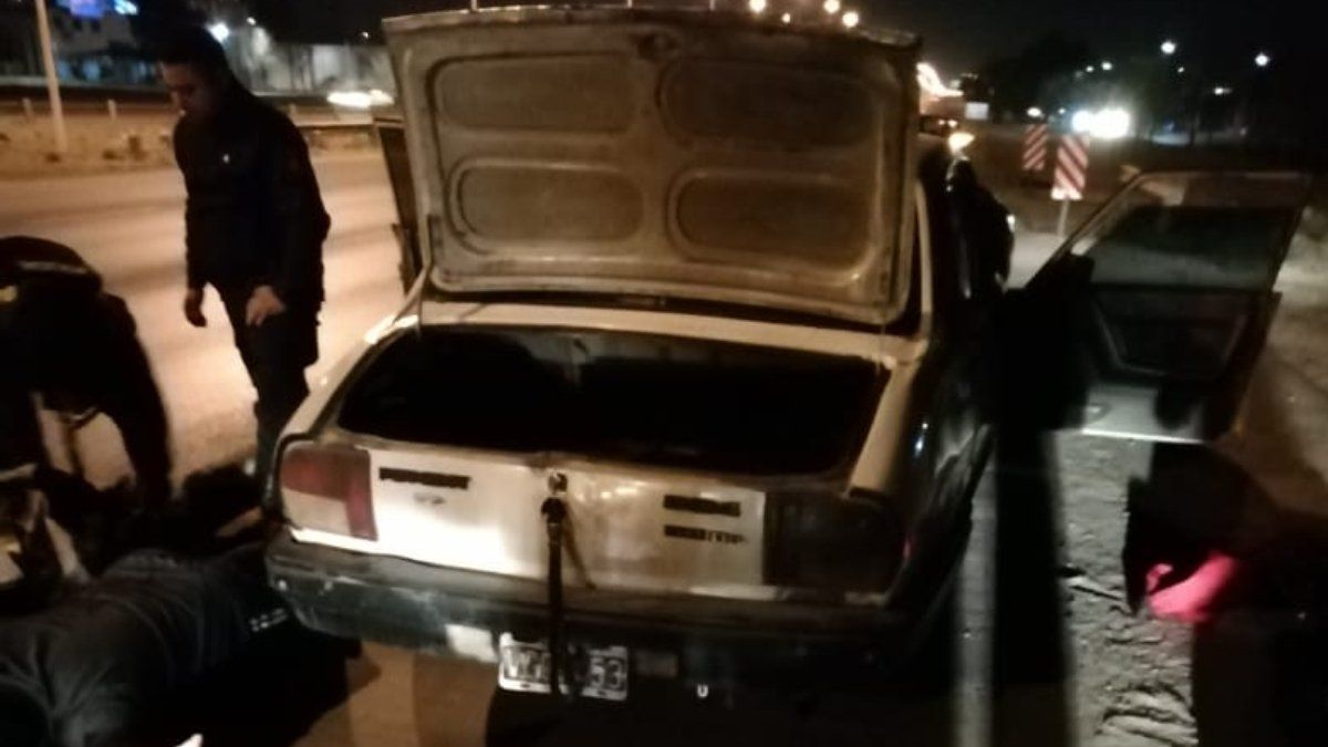 El auto donde se encontró el primer cargamento de marihuana.