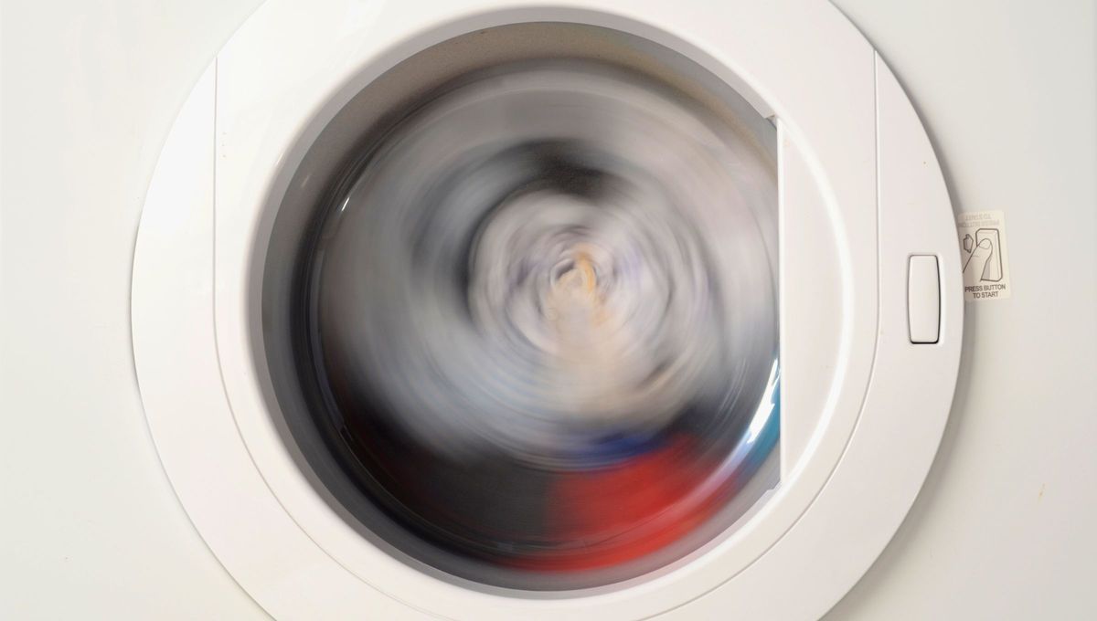 Muchas veces el lavado en el lavarropa y el secado en el secador no suelen ser tan efectivos y arruinan nuestras prendas de ropa Muchas veces el lavado en el lavarropa y el secado en el secador no suelen ser tan efectivos y arruinan nuestras prendas de ropa