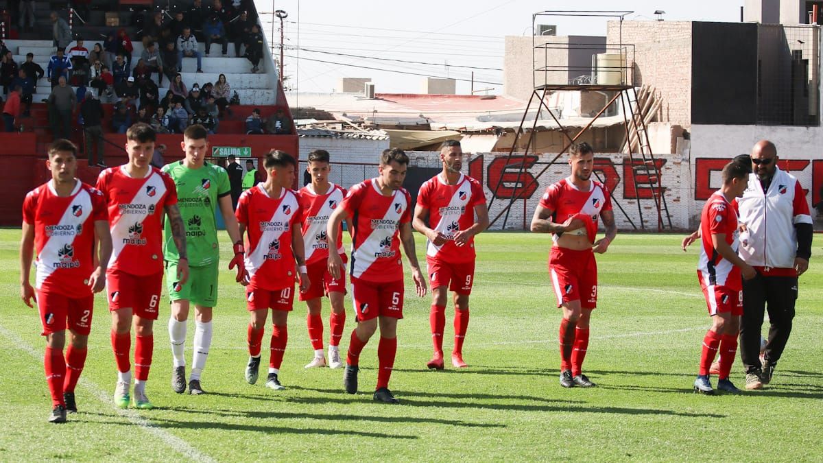 Deportivo Maipú empató con Deportivo Madryn, en la calle Vergara.