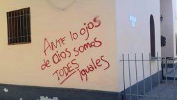 Pintada en una iglesia de La Paz generó polémica y debate en la comunidad