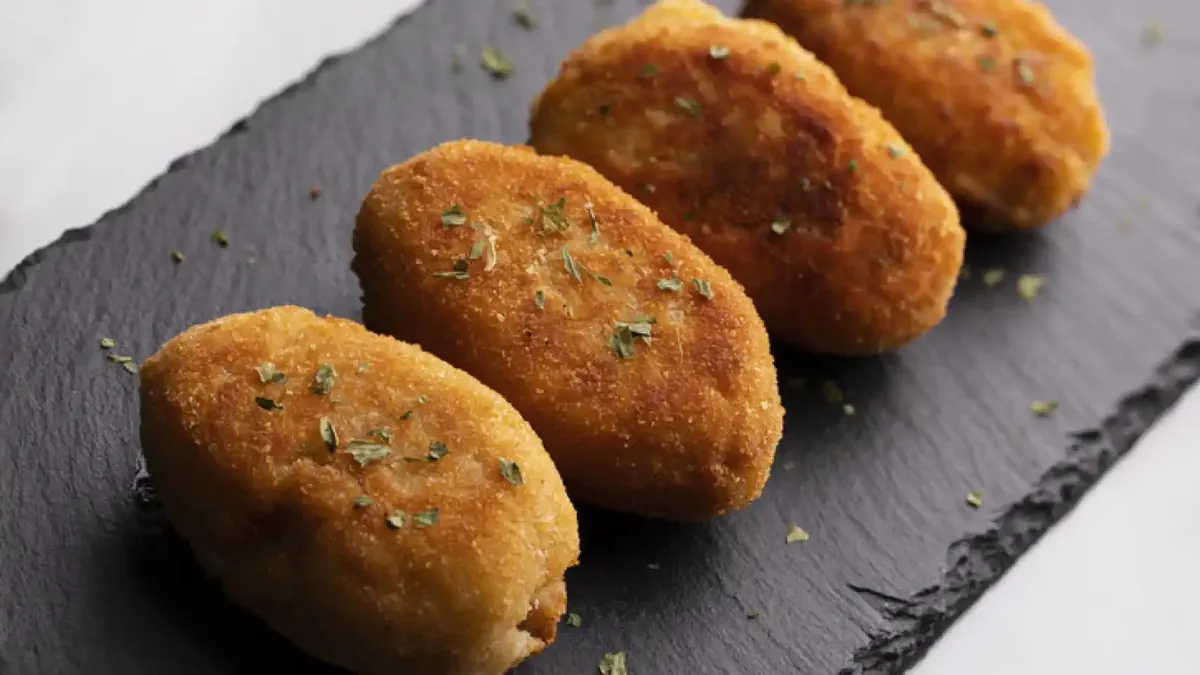 Las croquetas son una de las recetas más tradicionales de España. Las croquetas son una de las recetas más tradicionales de España.