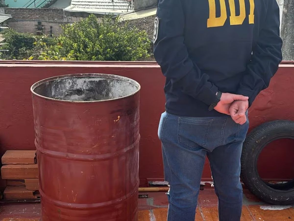 Un hombre confesó haber asesinado a su abuela, una jubilada española, cuyo cuerpo fue encontrado en un tambor de petróleo Un hombre confesó haber asesinado a su abuela, una jubilada española, cuyo cuerpo fue encontrado en un tambor de petróleo