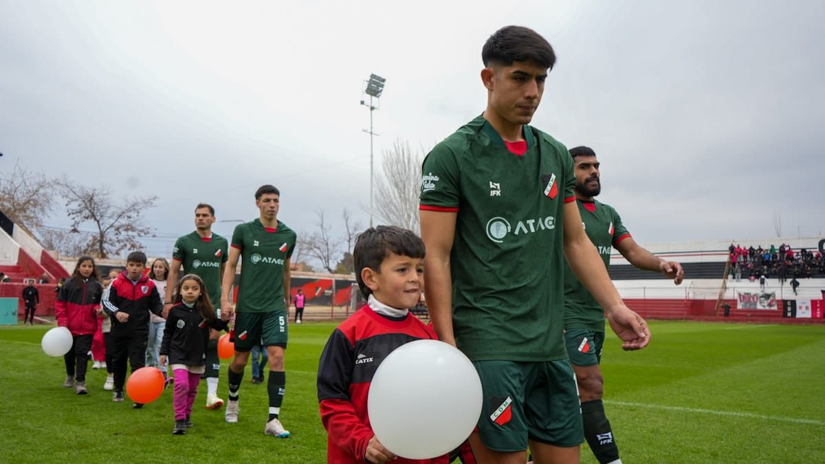 El Deportivo Maipú homenajeó a los niños en su día. El Deportivo Maipú homenajeó a los niños en su día. 