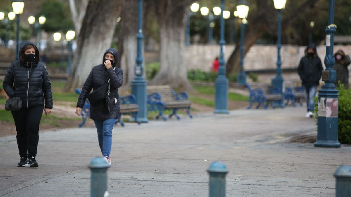 Con la llegada del frío comenzaron a incrementarse los casos de Covid en Mendoza.