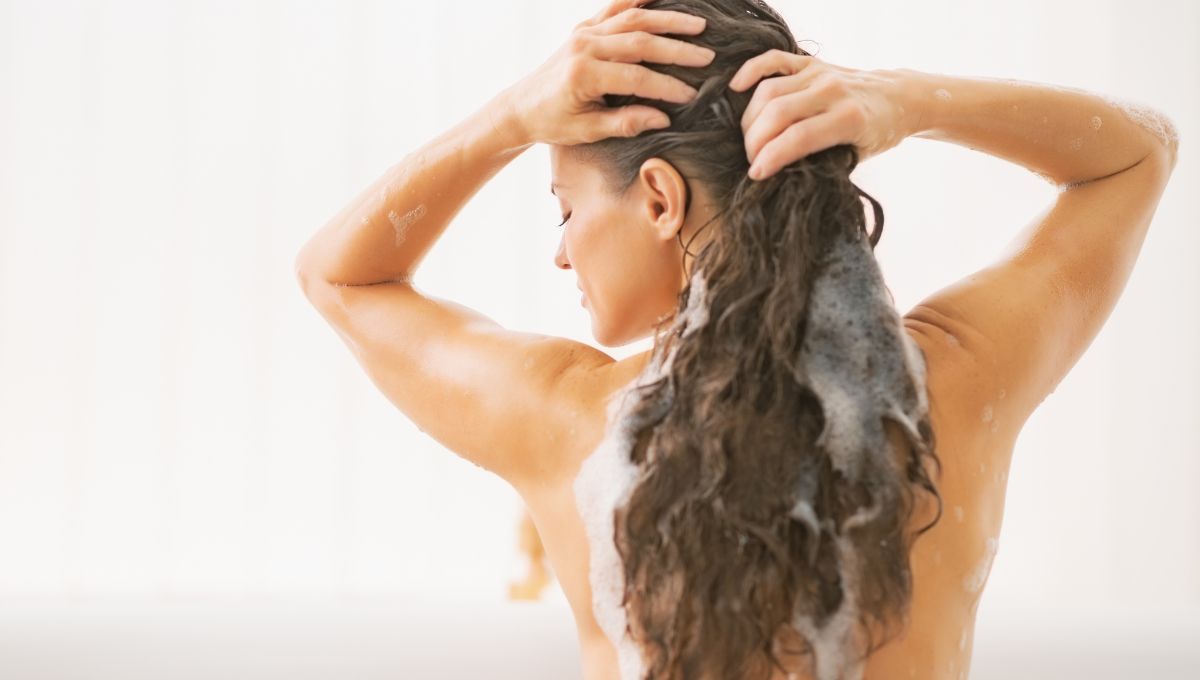 Paso a paso correcto para cuidar tu cabello cuando lo lavas