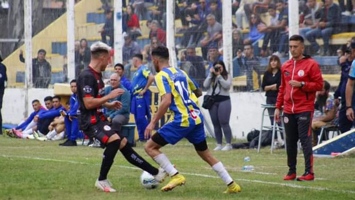 Abdo Alí tiene 29 años, tuvo su carrera como jugador y ahora como DT. Abdo Alí tiene 29 años, tuvo su carrera como jugador y ahora como DT.