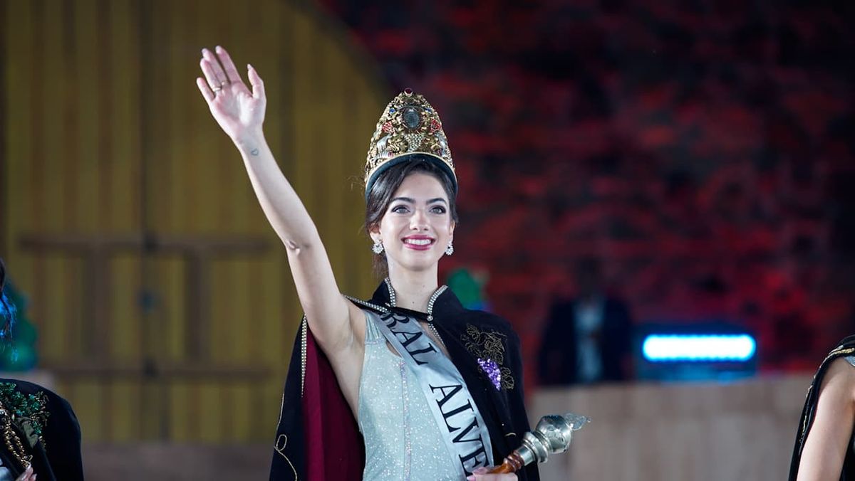 Sofía Perfumo es de General Alvear y fue electa virreina nacional de la Vendimia 2025. Este sábado entrega su corona departamental. Sofía Perfumo es de General Alvear y fue electa virreina nacional de la Vendimia 2025. Este sábado entrega su corona departamental.