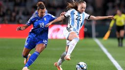 La mendocina Estefanía Banini fue titular en la Selección argentina femenina, que cayó ante Italia.
