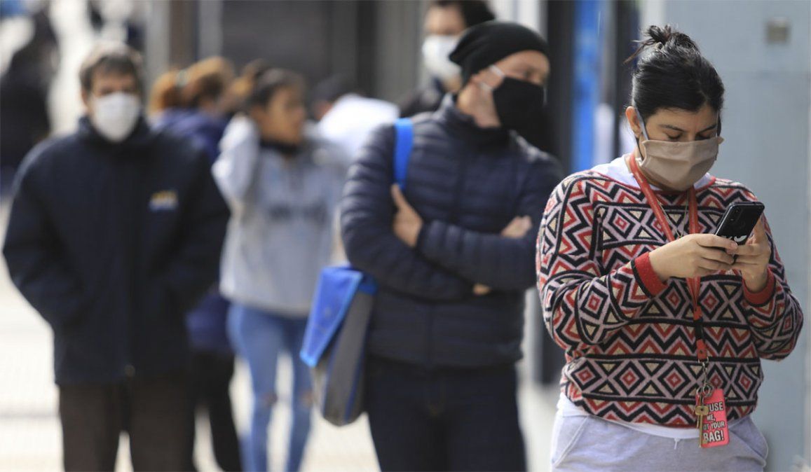 $8500 o $10.294 para jóvenes, empleada doméstica o trabajadores informales, en lugar del IFE