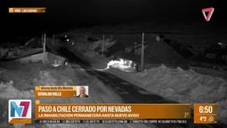 Un severo temporal de 27 días provocó la acumulación de más de siete metros de nieve y vientos de hasta 160 km/h en Chile. El Paso Internacional Cristo Redentor y 14 pasos fronterizos con Argentina permanecen cerrados por riesgo de avalanchas, generando un colapso logístico con miles de camiones varados en la alta montaña.