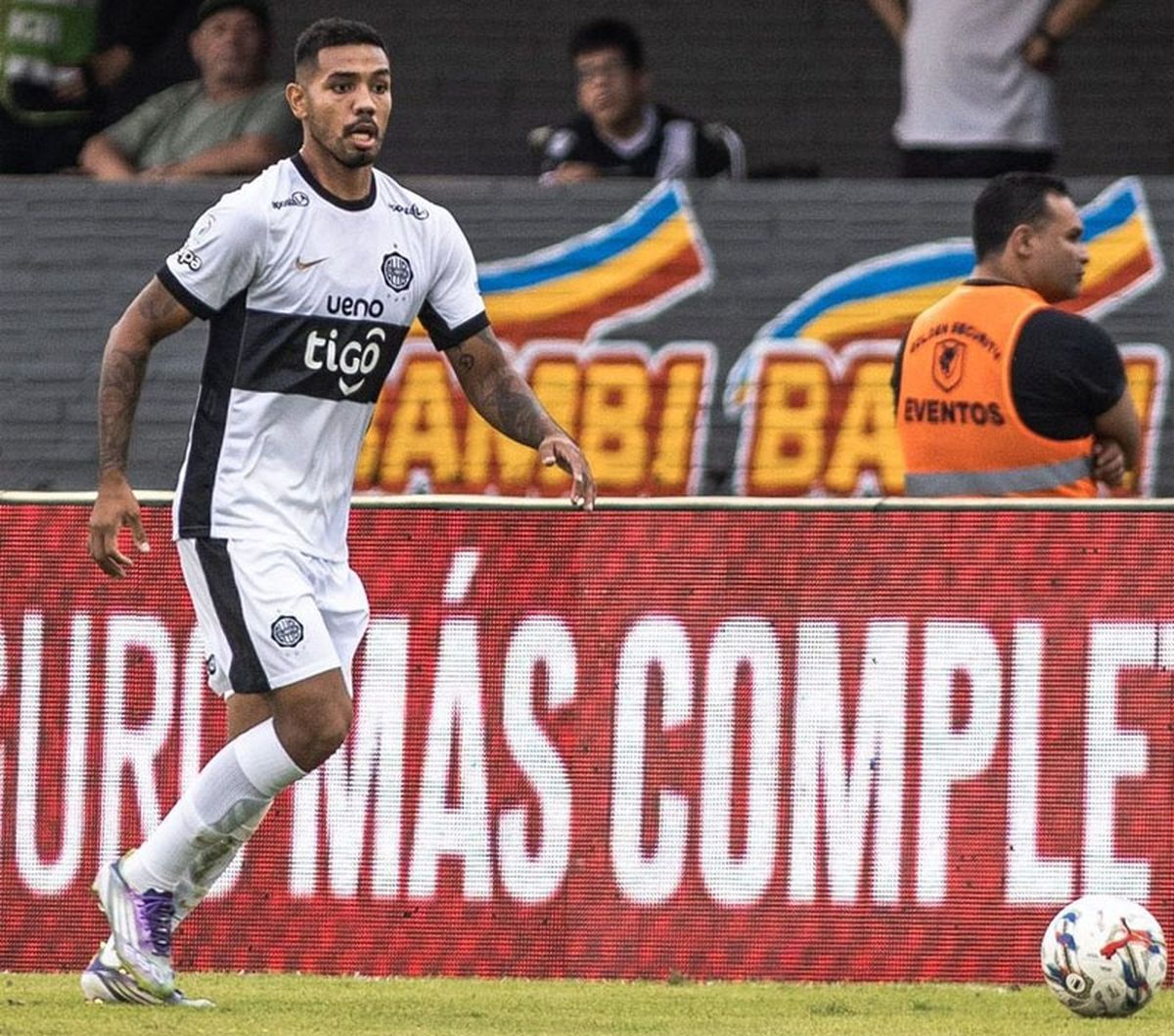 David Mart&iacute;nez viene de jugar en Olimpia de Paraguay.