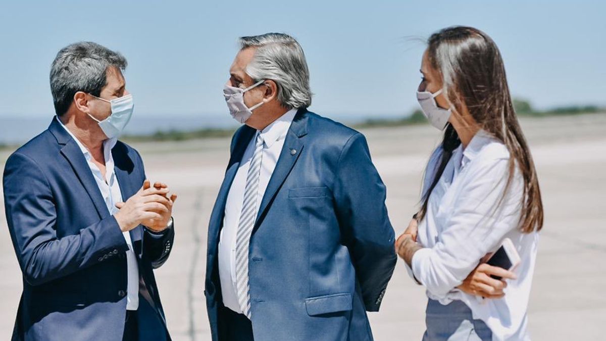 Fernández llegó a San Juan para conocer los daños del terremoto.