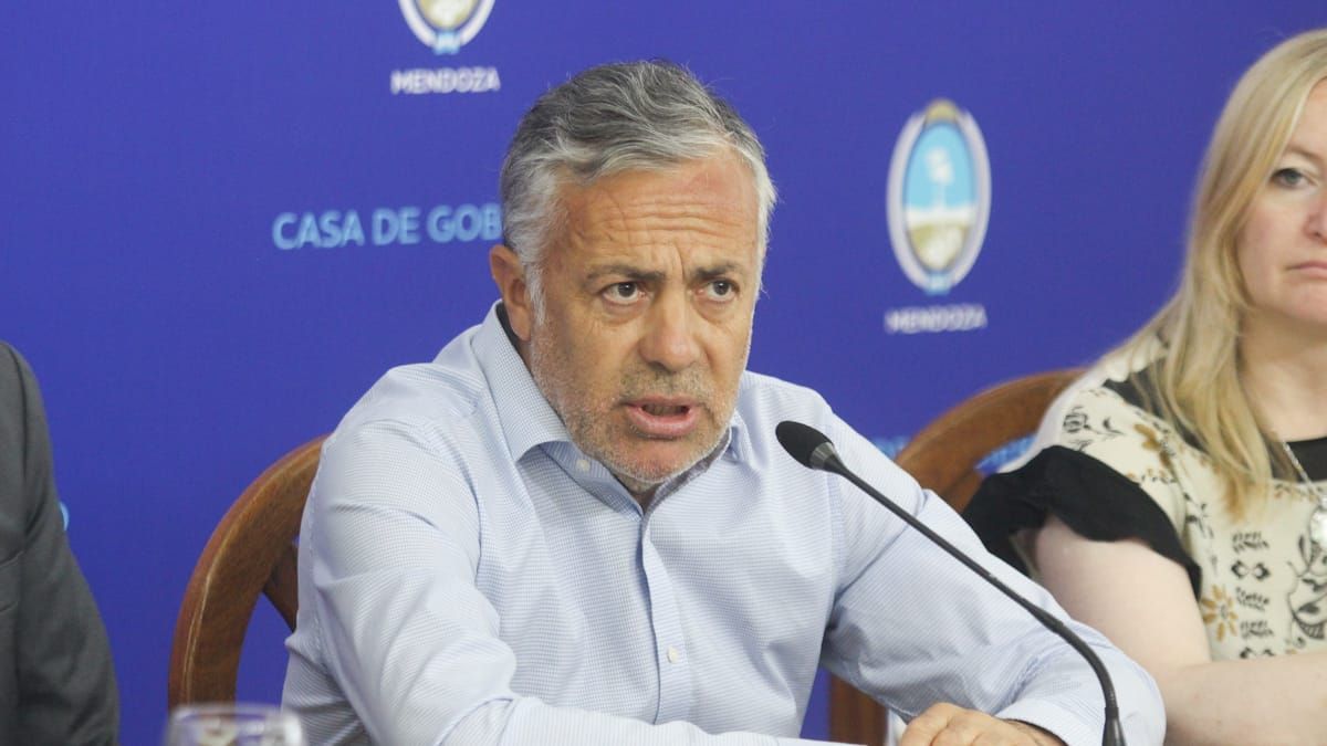 Alfredo Cornejo lleva a la reunión de los gobernadores con Javier Milei una lista de planteos en torno a los recursos que la Nación debe enviar a Mendoza.&nbsp;