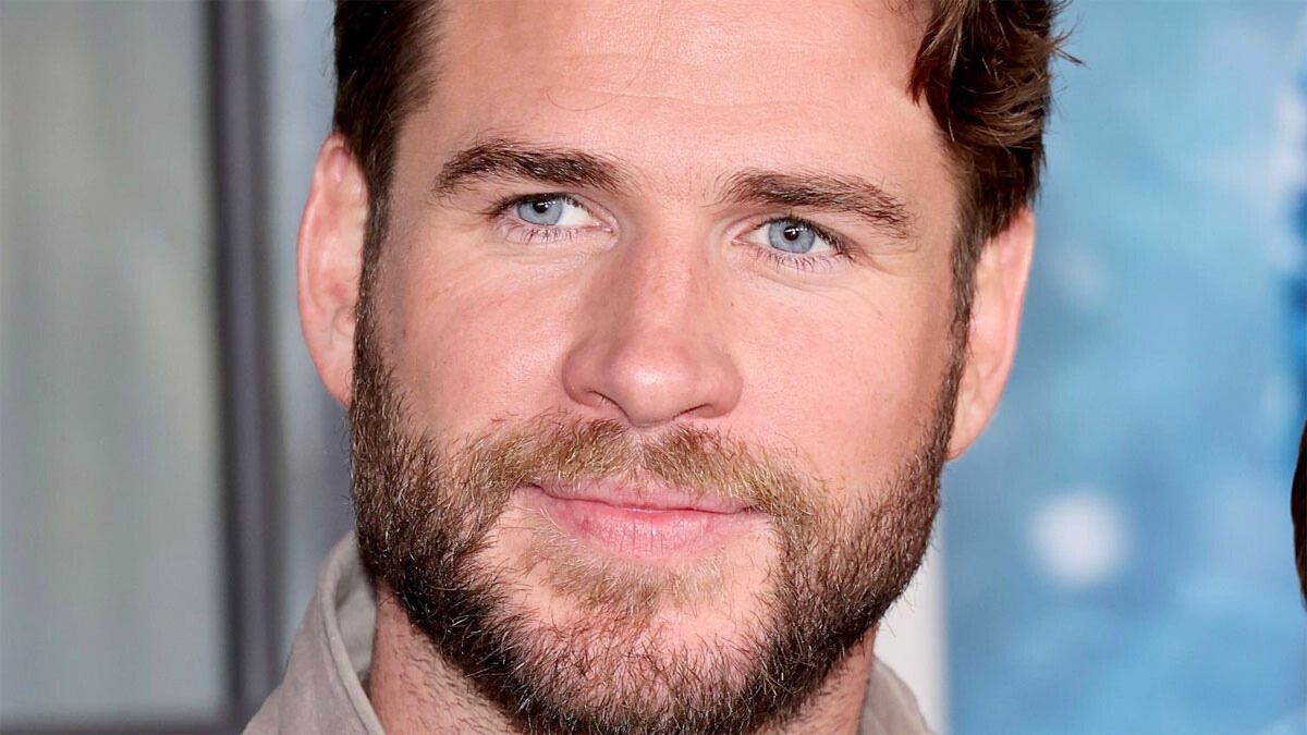 El actor Liam Hemsworth interpreta a Owen Brophy en la película de Netflix.