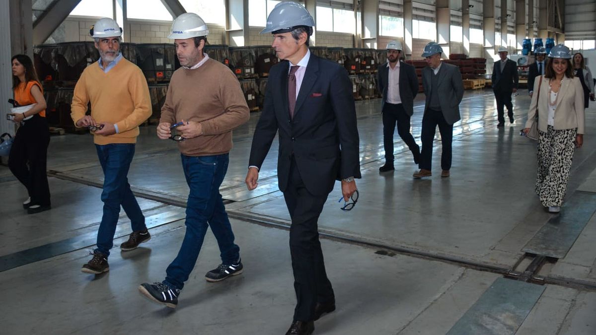 De IMPSA, Mario Scarpa y Leonardo Catinelli, junto a Rafael Grossi, director general del Organismo Internacional de Energía Atómica (OIEA).