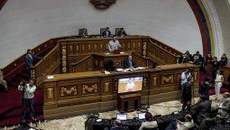 El Parlamento venezolano aprobó el juicio político contra Maduro
