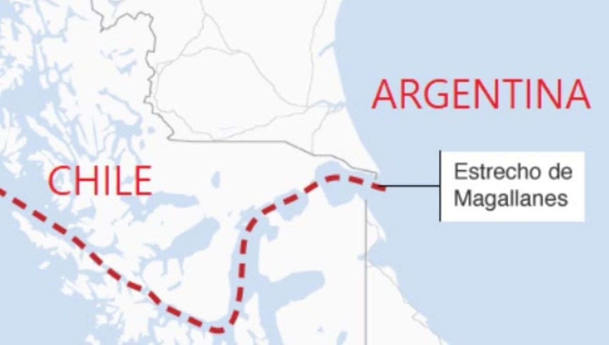 El Estrecho de Magallanes es un paso natural bioceánico de 560km que conecta el Atlántico y el Pacífico en el extremo sur de Chile. Fuente, Global Ports El Estrecho de Magallanes es un paso natural bioceánico de 560km que conecta el Atlántico y el Pacífico en el extremo sur de Chile. Fuente, Global Ports