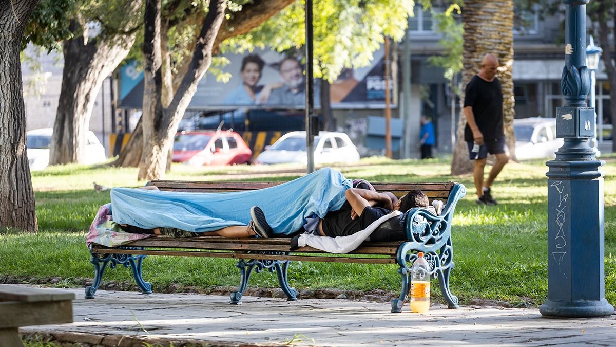 Muchos se han sorprendido por la cantidad de personas en situación de calle, sobre todo en los espacios públicos como las plazas de Ciudad. Muchos se han sorprendido por la cantidad de personas en situación de calle, sobre todo en los espacios públicos como las plazas de Ciudad.