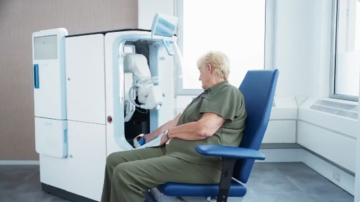 Video: así es el primer robot que extrae sangre en forma autónoma