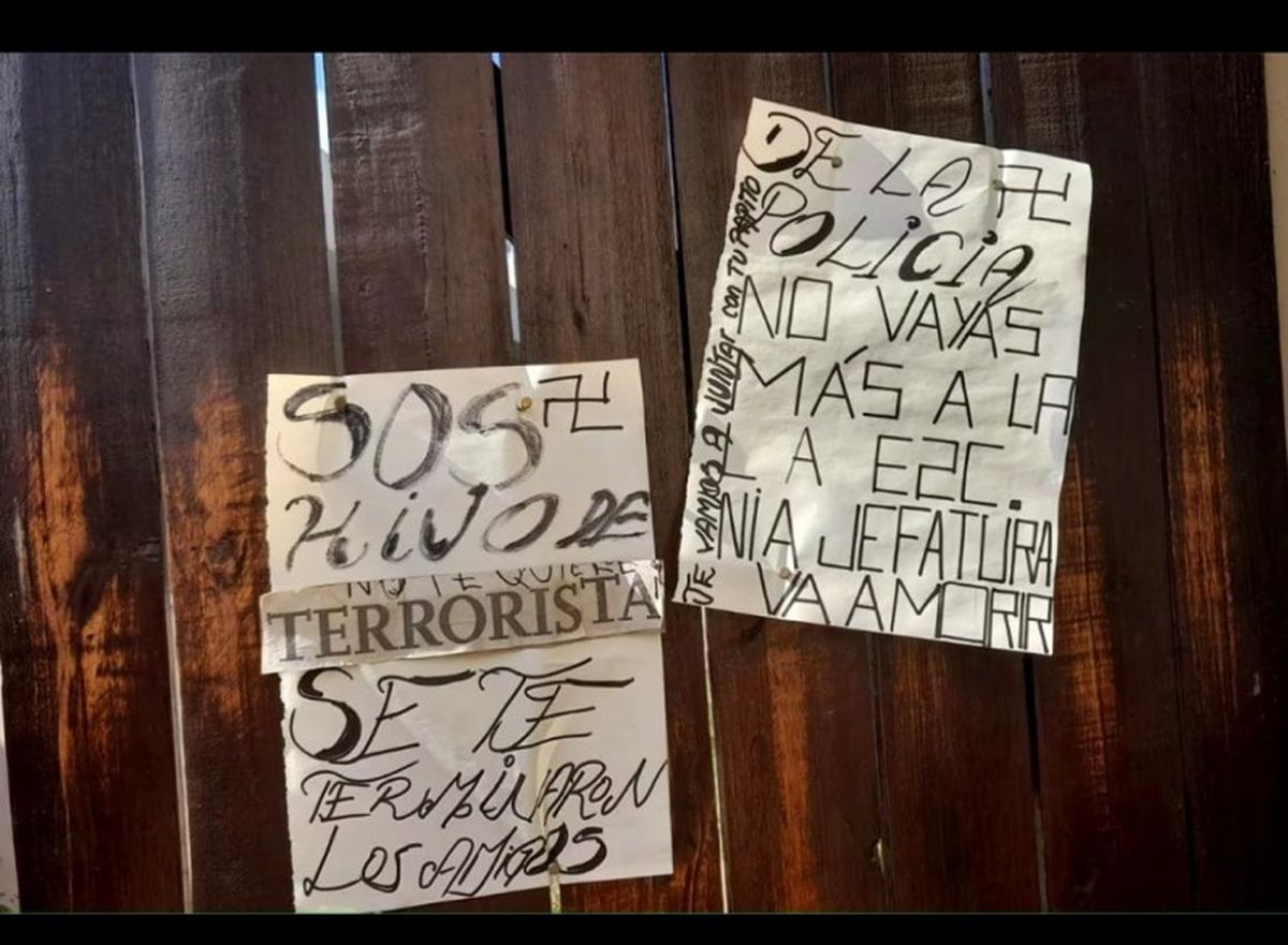 Los mensajes que dejaron en la casa de Susana Montoya, la jubilada militante de organismos de derechos humanos que encontraron sin vida en su casa de Córdoba. Los mensajes que dejaron en la casa de Susana Montoya, la jubilada militante de organismos de derechos humanos que encontraron sin vida en su casa de Córdoba.