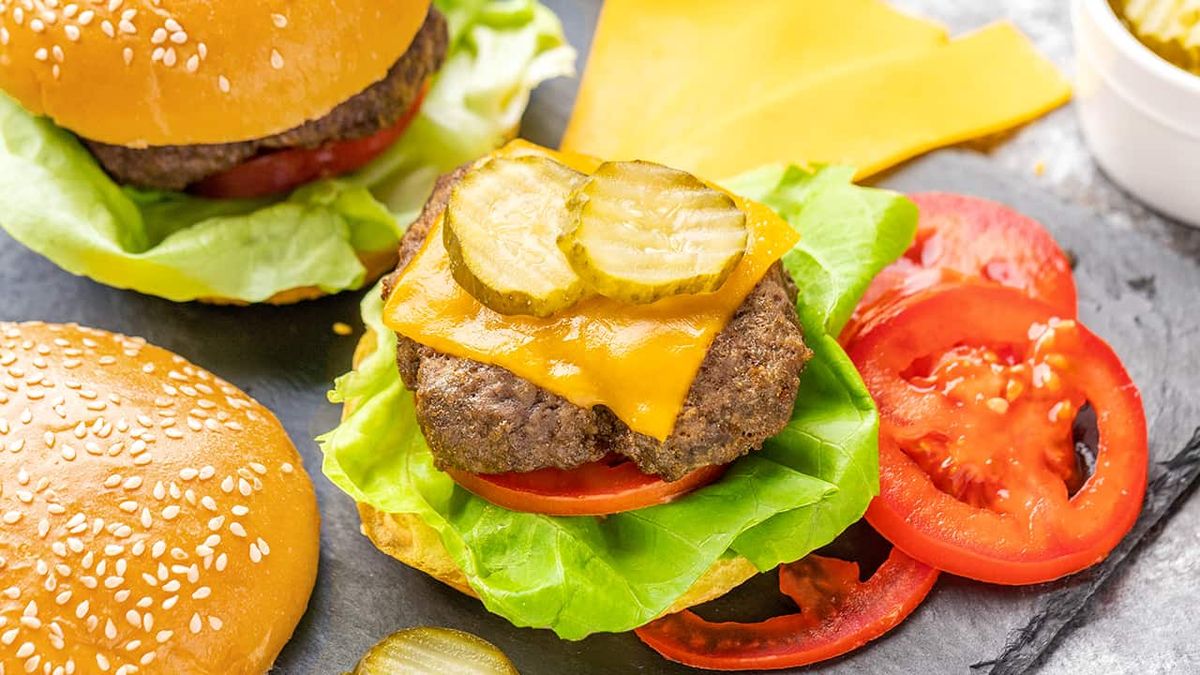 ¿Quieres probar la mejor hamburguesa casera? Utiliza esta receta para el pan. ¿Quieres probar la mejor hamburguesa casera? Utiliza esta receta para el pan.