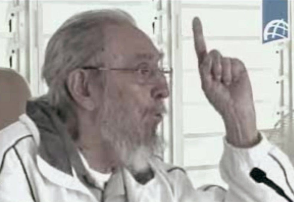 Fidel Castro reapareció en un acto público después de nueve meses