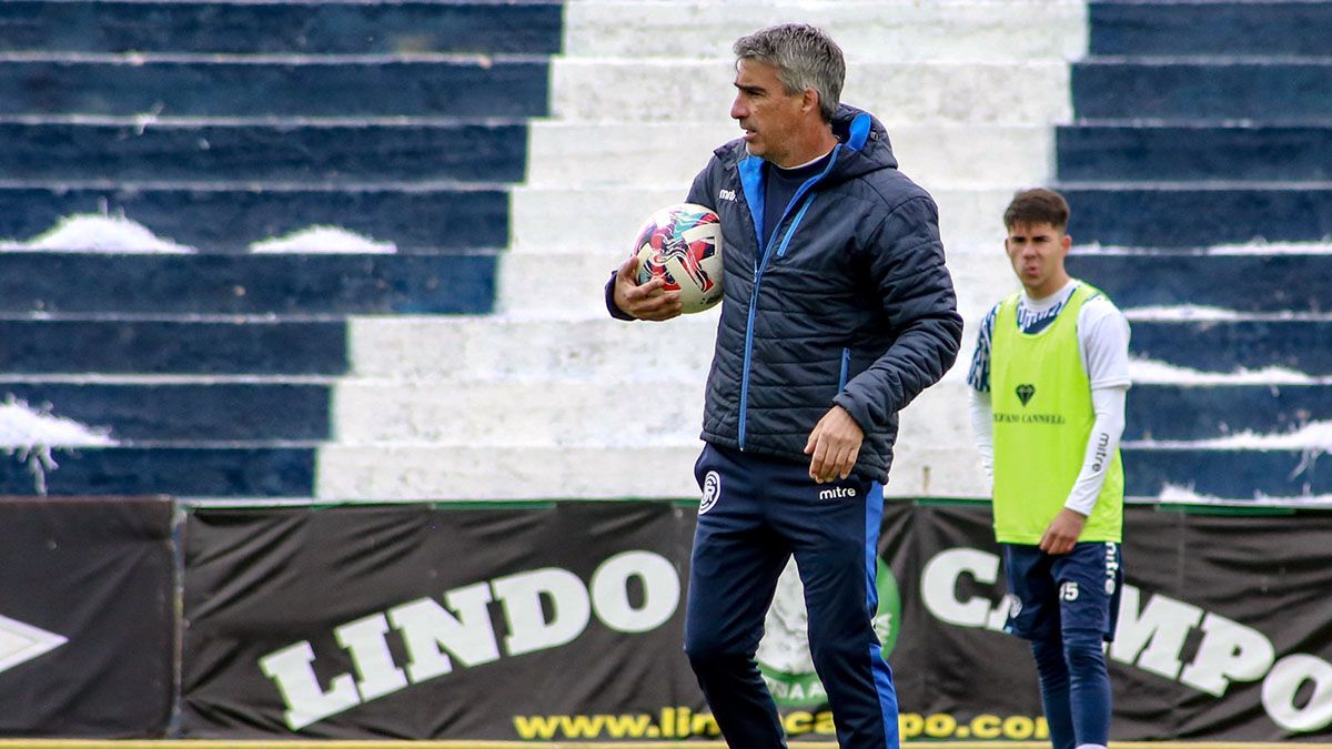 Gabriel Gómez ya tiene al once de la Lepra para jugar ante All Boys