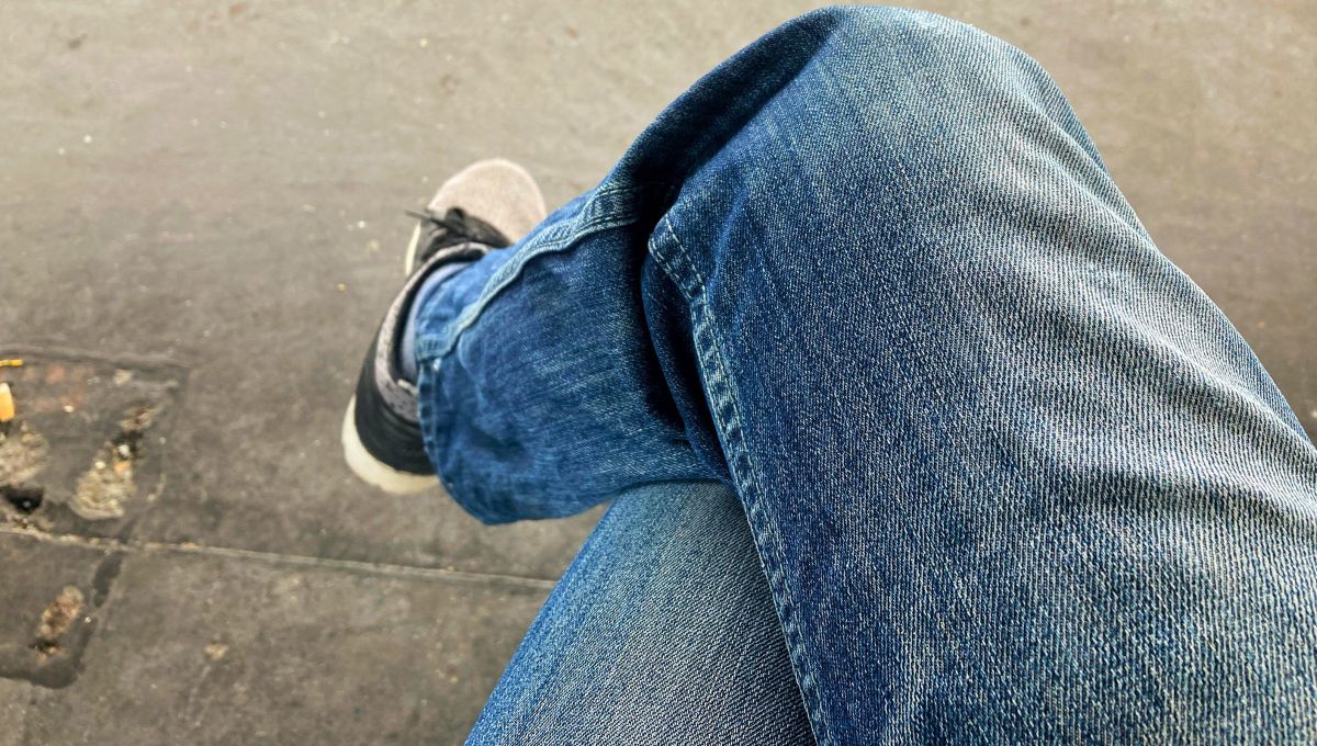 Qué significa mover la pierna sin parar mientras estamos sentados y a qué se debe