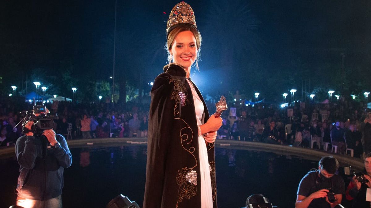 Carolina Sendra, nueva Reina de la Vendimia de General Alvear.