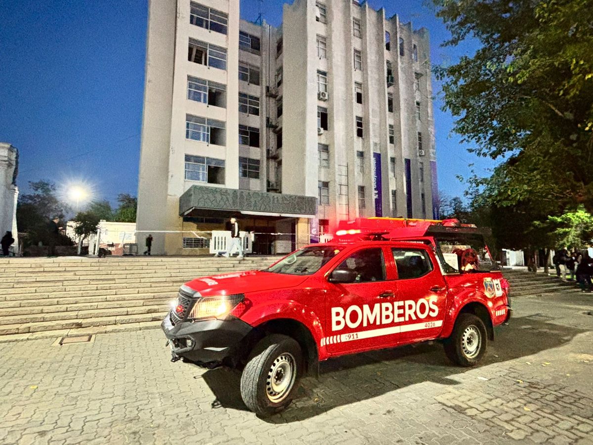 El incendio en la Municipalidad de Guaymallén ocurrió durante la madrugada de este martes. El incendio en la Municipalidad de Guaymallén ocurrió durante la madrugada de este martes.