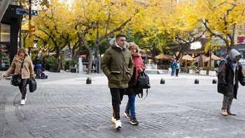 Anunciaron que el frío se instala desde el domingo con la llegada de un frente sur con tormentas y lloviznas Anunciaron que el frío se instala desde el domingo con la llegada de un frente sur con tormentas y lloviznas