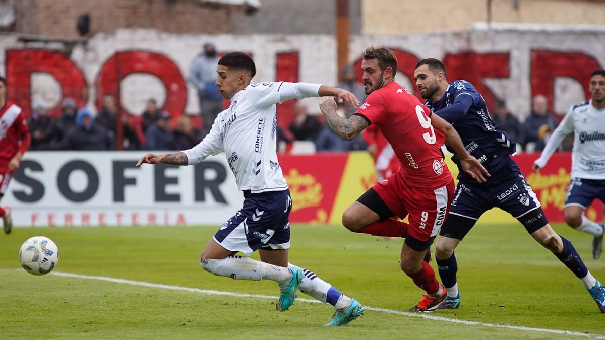 Rasic batalló en área rival para conseguir el empate. Rasic batalló en área rival para conseguir el empate.