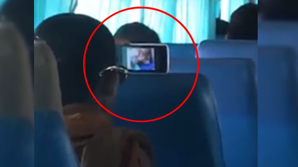 Video: sorprenden a un monje budista mirando porno en un colectivo