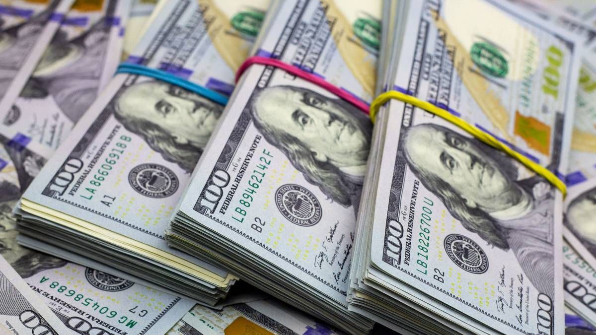 El dólar blue arrancó este martes en $181