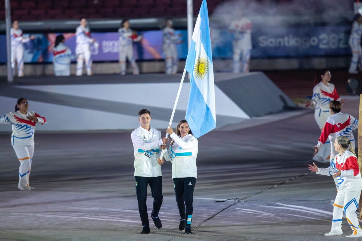 Moneta y Ameghino llevaron la bandera argentina en el arranque de los Juegos Panamericanos 2023