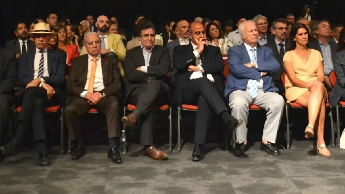 Los 6 ministros que integran la Corte: José Valerio (izq.), Julio Gómez, Omar Palermo, Mario Adaro, Pedro Llorente y Teresa Day. Los 6 ministros que integran la Corte: José Valerio (izq.), Julio Gómez, Omar Palermo, Mario Adaro, Pedro Llorente y Teresa Day.