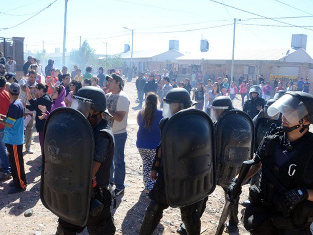 Acusan de ladronas a dos familias y a una la expulsaron del barrio