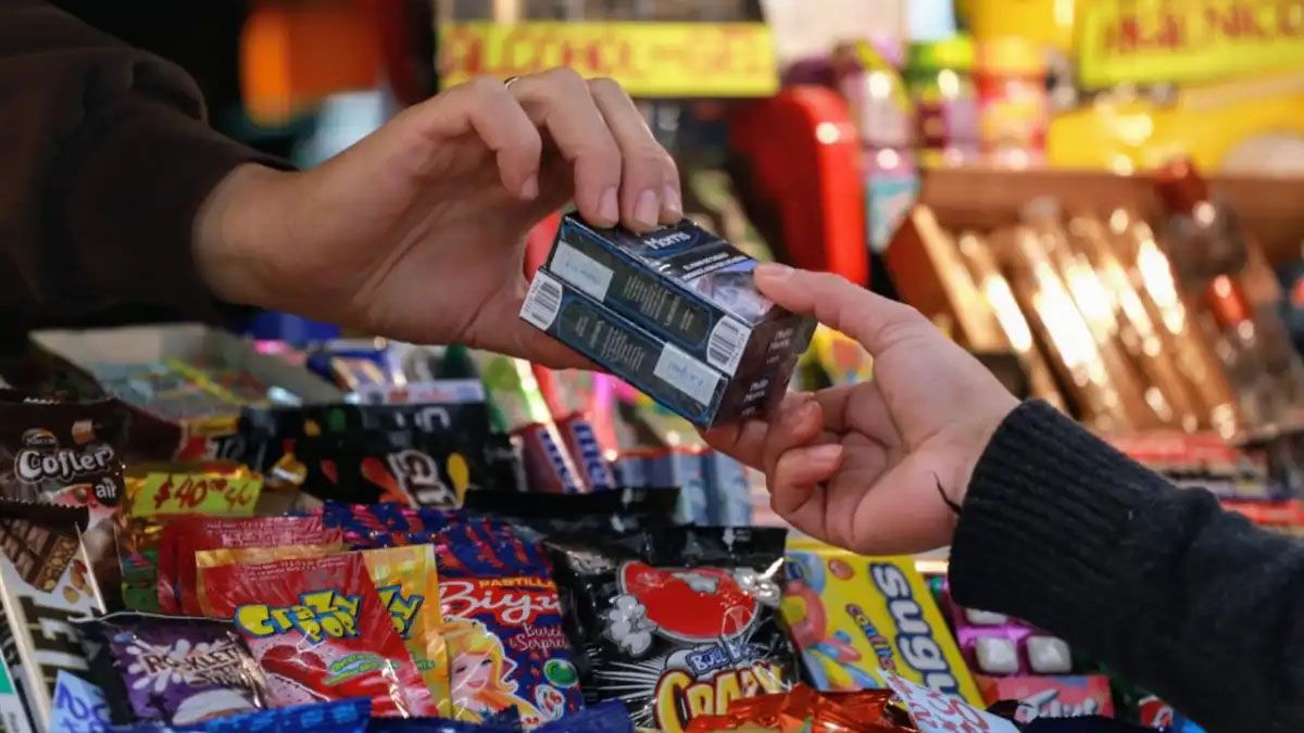 Kioscos de Mendoza analizan suspender la venta de cigarrillos.