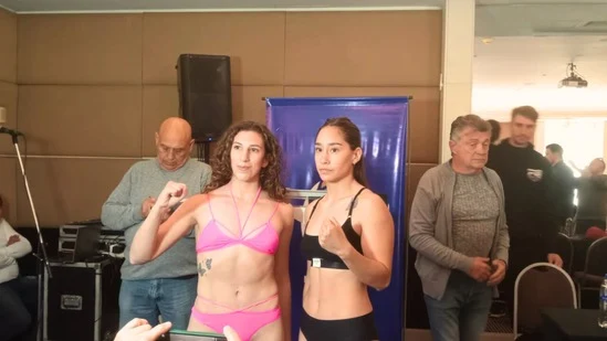 La codobesa Dalma Alaniz y la mendocina Brisa Alfonzo posaron luego del pesaje y ambas quedaron listas para el pleito de fondo de boxeo profesional de este viernes.