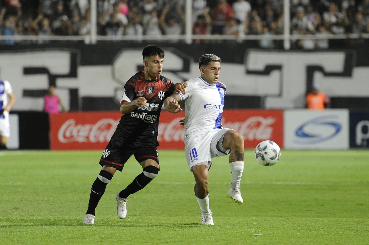 Hernán López Muñoz es una de las figuras de Godoy Cruz, puntero de la Copa de la Liga Hernán López Muñoz es una de las figuras de Godoy Cruz, puntero de la Copa de la Liga