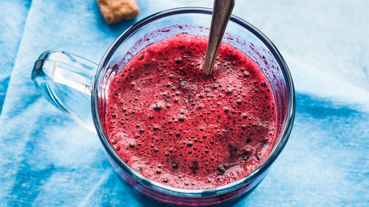 El licuado fácil de preparar que ayuda a la producción de colágeno y calma los dolores de articulaciones y rodilla