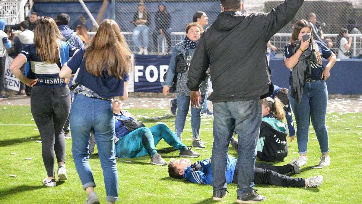 Lo que debía ser una fiesta en El Bosque, en el partido entre Gimnasia La Plata y Boca, terminó en una película de terror.