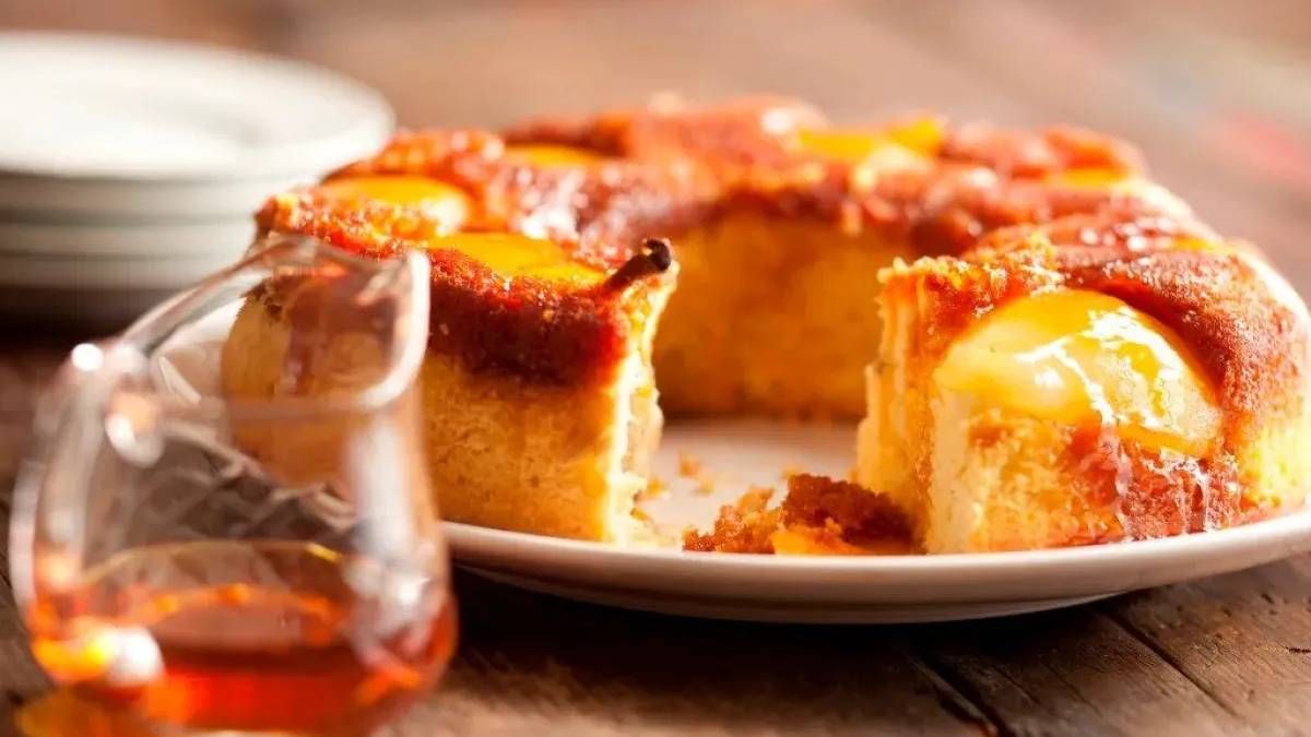 Recetas: torta invertida de manzanas riquísima, húmeda y rendidora.
