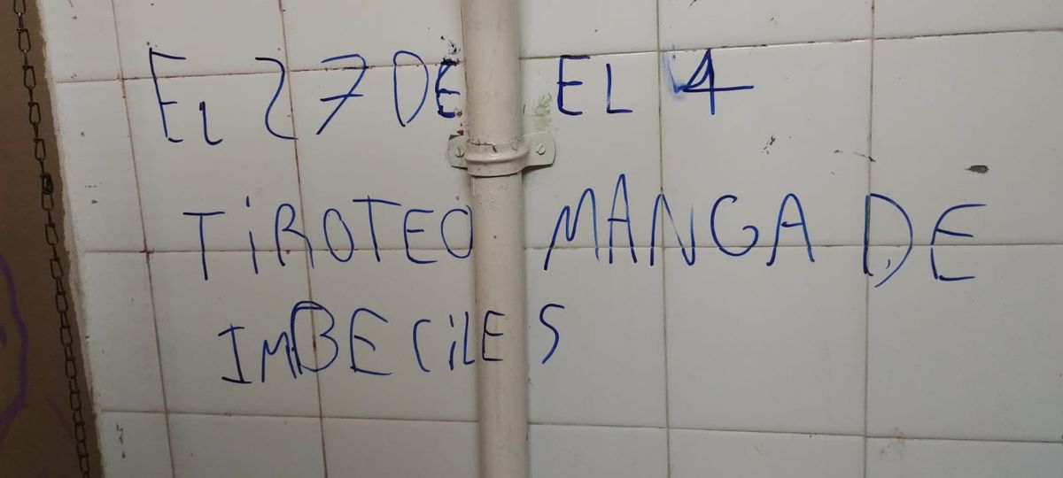 Uno de los tantos mensajes intimidatorios que aparecieron esta semana en escuelas de Mendoza. Uno de los tantos mensajes intimidatorios que aparecieron esta semana en escuelas de Mendoza.