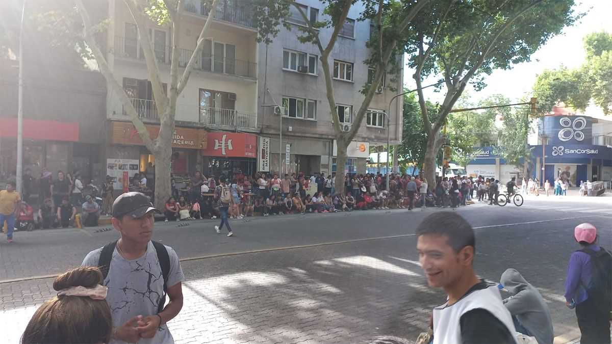 Esta protesta se realizó en simultáneo en todo el país.