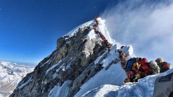 Murieron otros tres alpinistas en un Everest con peligrosos embotellamientos