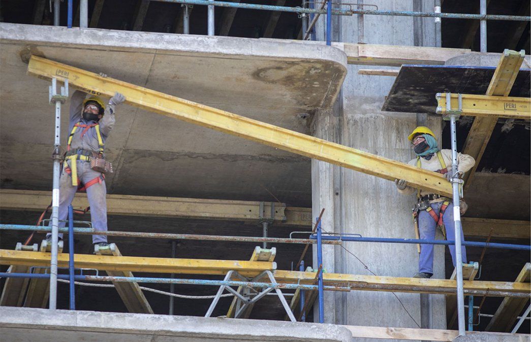 La Comisión Nacional de Valores firmó convenios con empresarios que apuntan a dar impulso al desarrollo inmobiliario y la construcción.&nbsp;