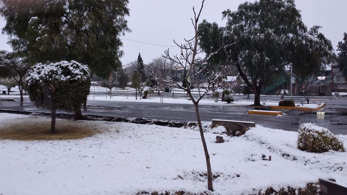 Bellísimas postales de Luján de blanco, tras las esperadas nevadas en este invierno.